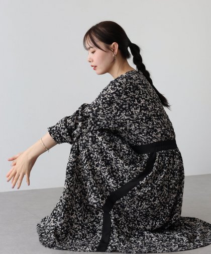 【SALE】エンボスプリントワンピース 【SALE】エンボスプリントワンピース