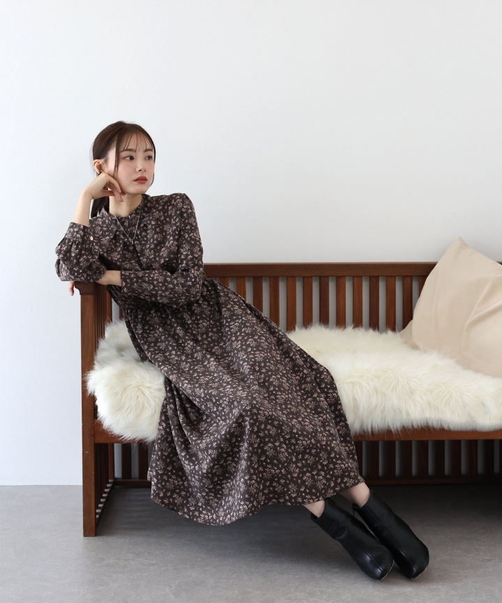 【SALE】ハイネックタックワンピース