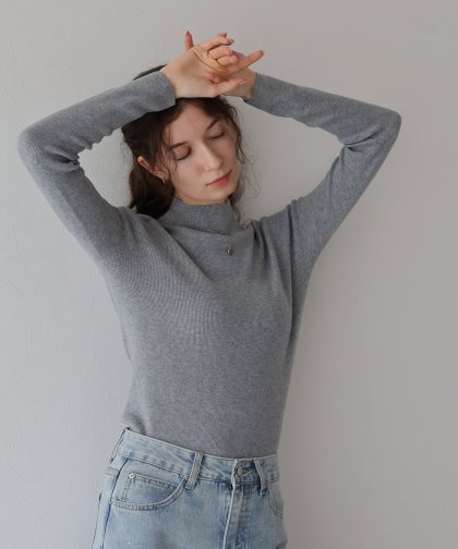 【TIME SALE】シームレスハイネックホールガーメントニット[J by blue]