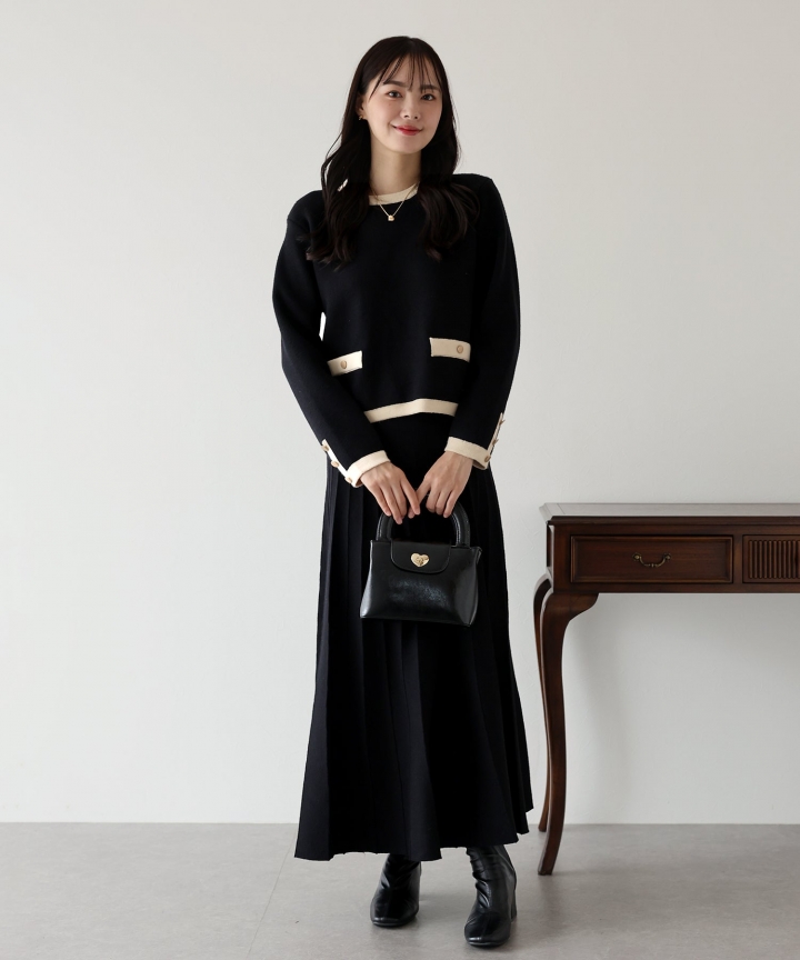 配色ニットプルオーバー＆プリーツスカート