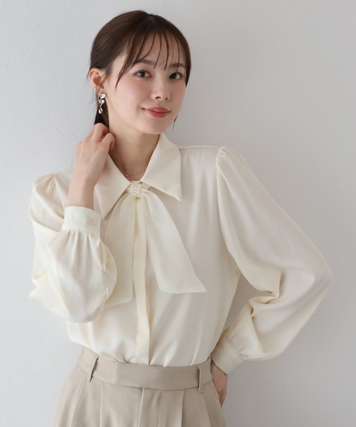 パールモチーフリボンブラウス パールモチーフリボンブラウス