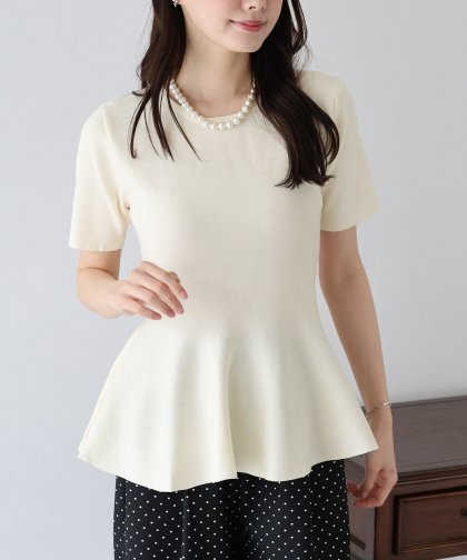 ペプラムニットトップス