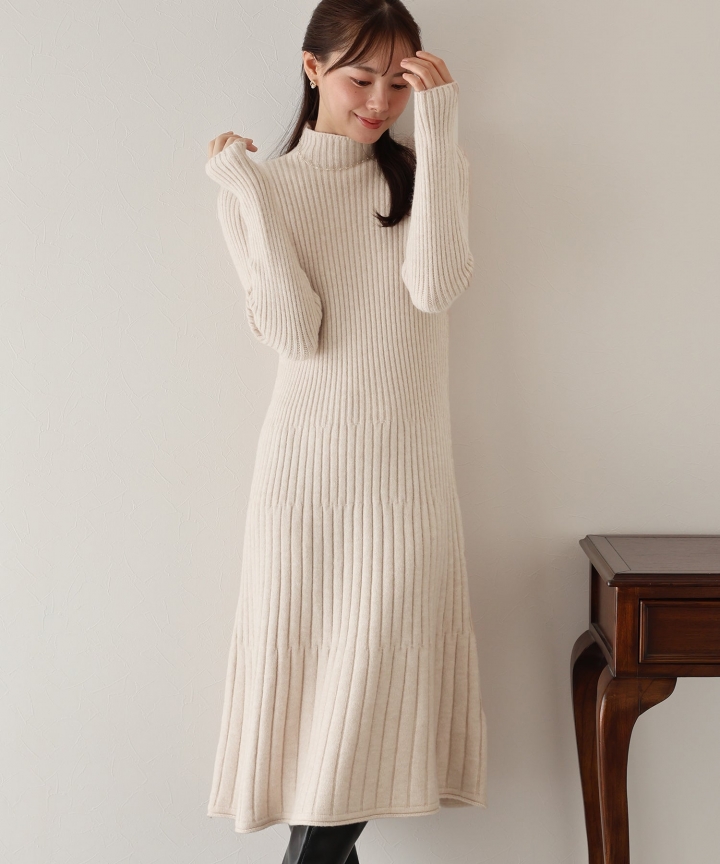 リブニットワンピース