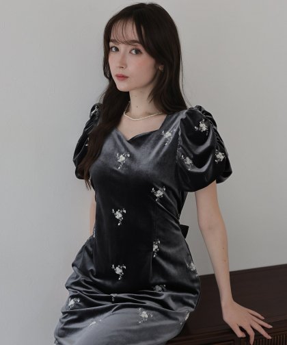 フラワー刺繍ハートネックベロアワンピース フラワー刺繍ハートネックベロアワンピース