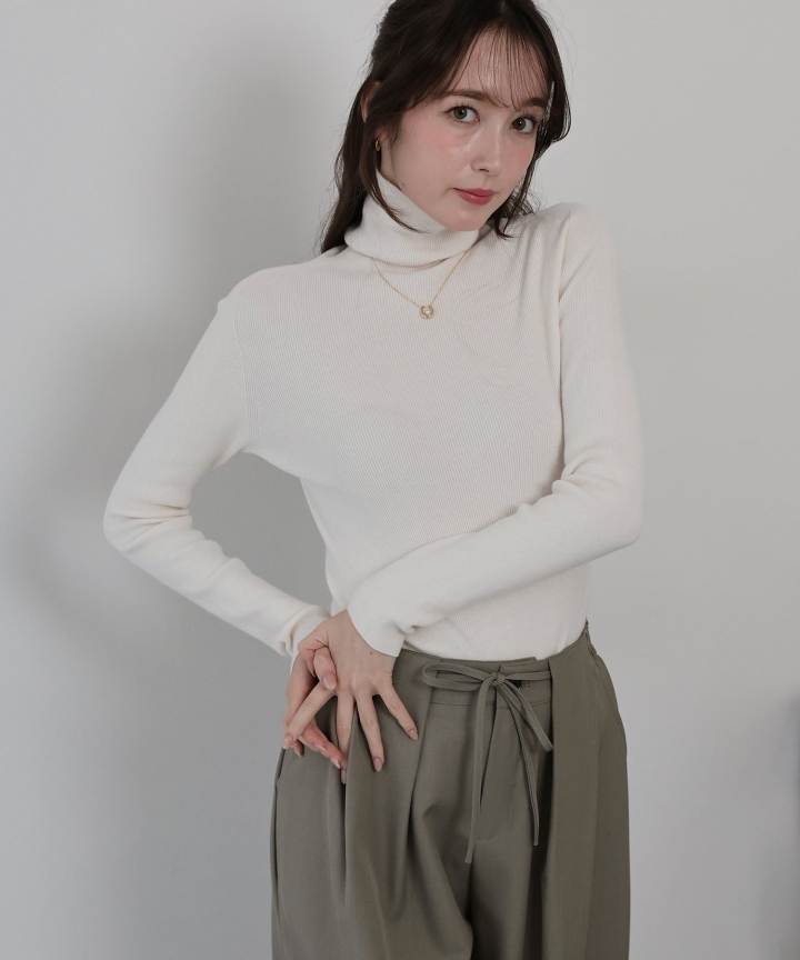 ウール混タートルネックニット ウール混タートルネックニット