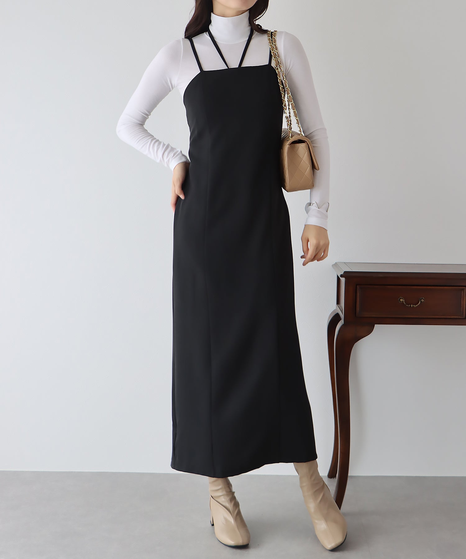 【SALE】Iラインホルターキャミワンピース