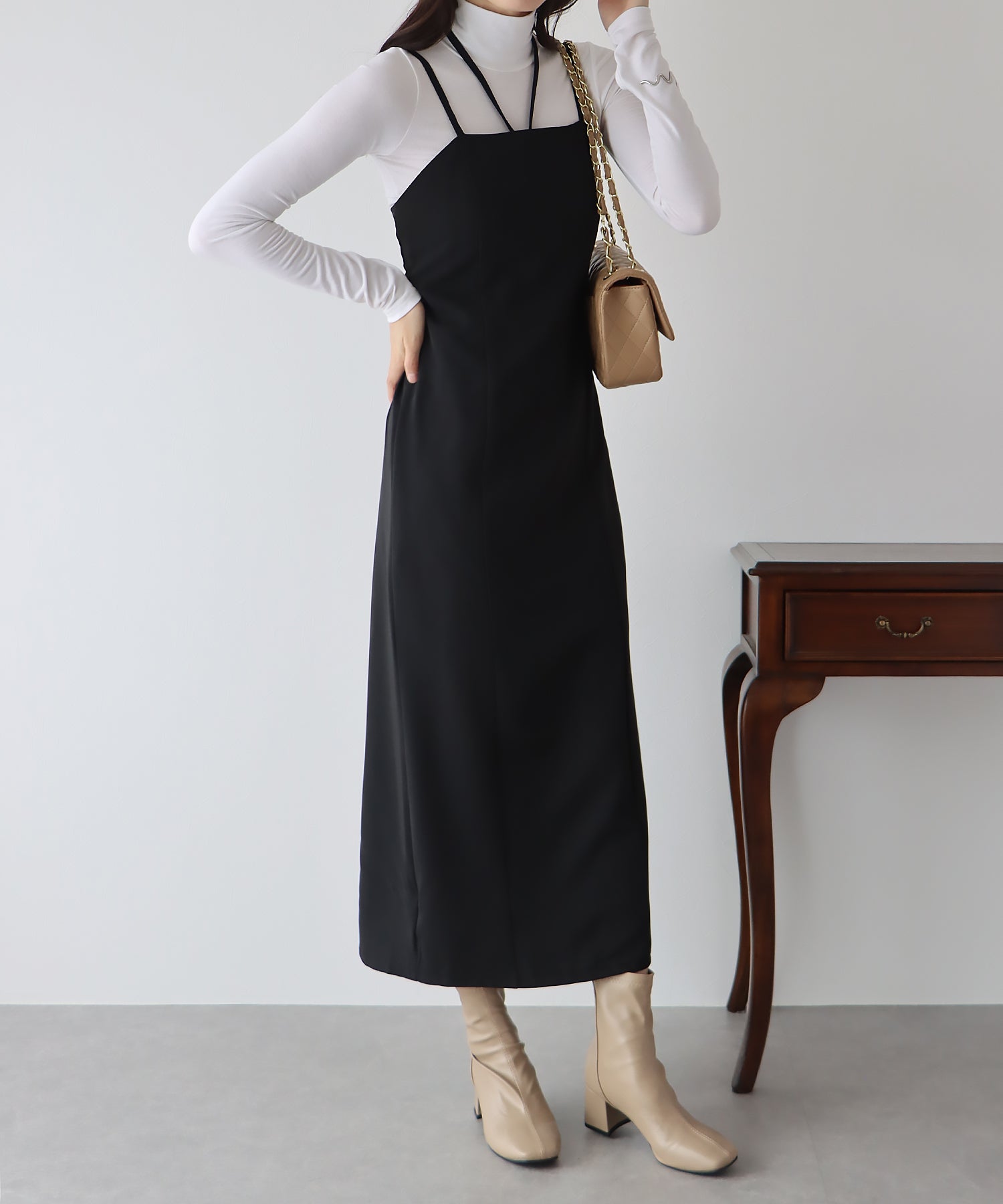 【SALE】Iラインホルターキャミワンピース