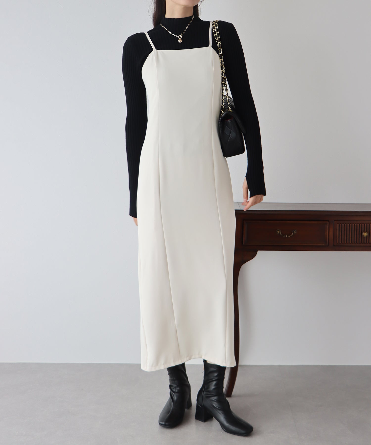 【SALE】Iラインホルターキャミワンピース