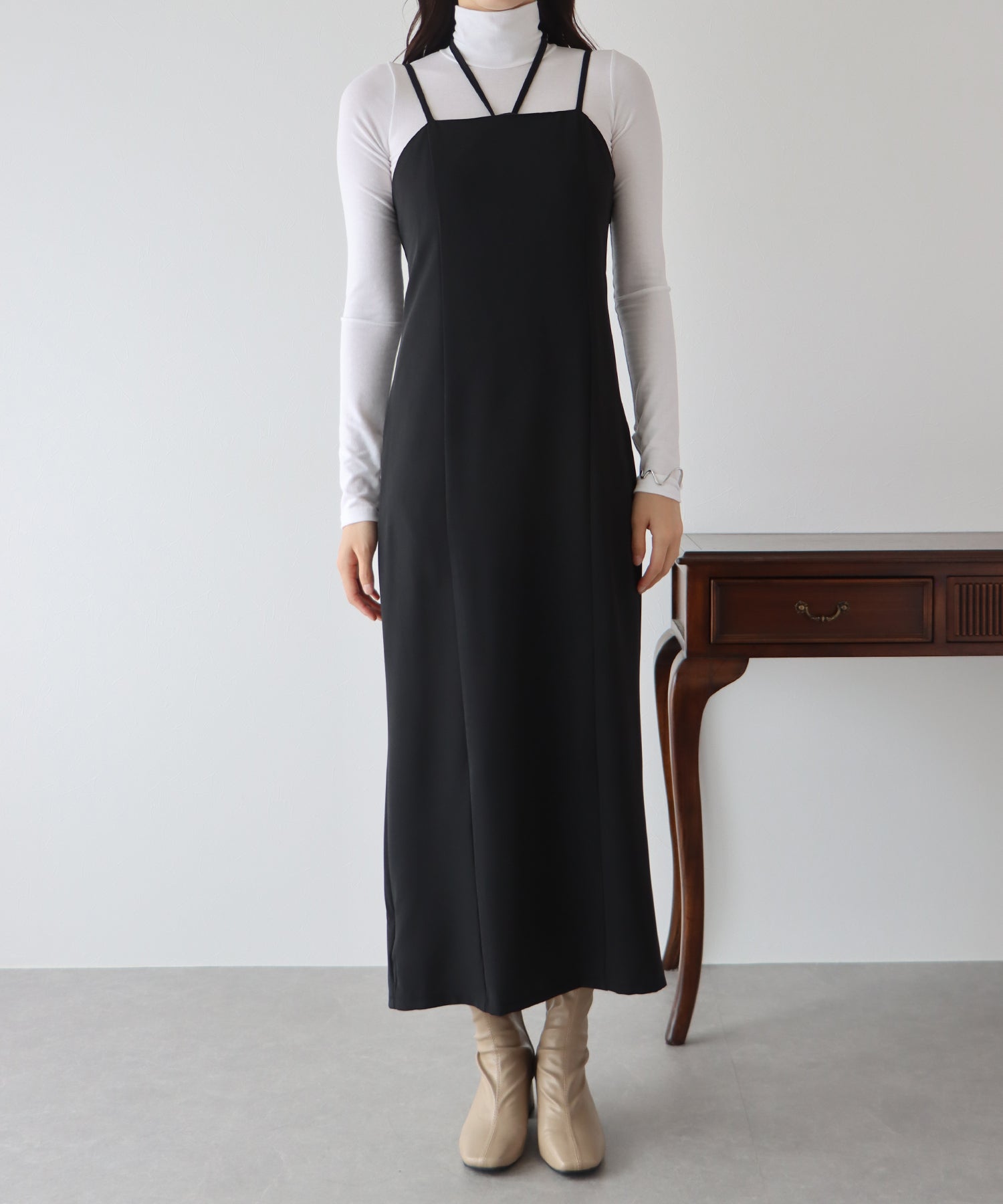 【SALE】Iラインホルターキャミワンピース