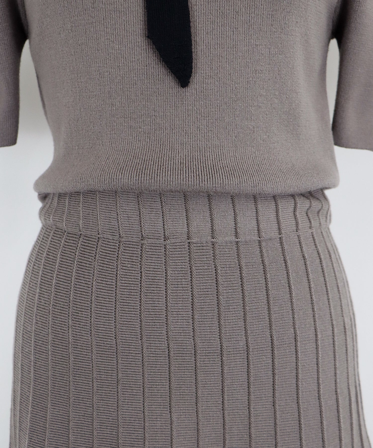 【SALE】配色リボンニットワンピース