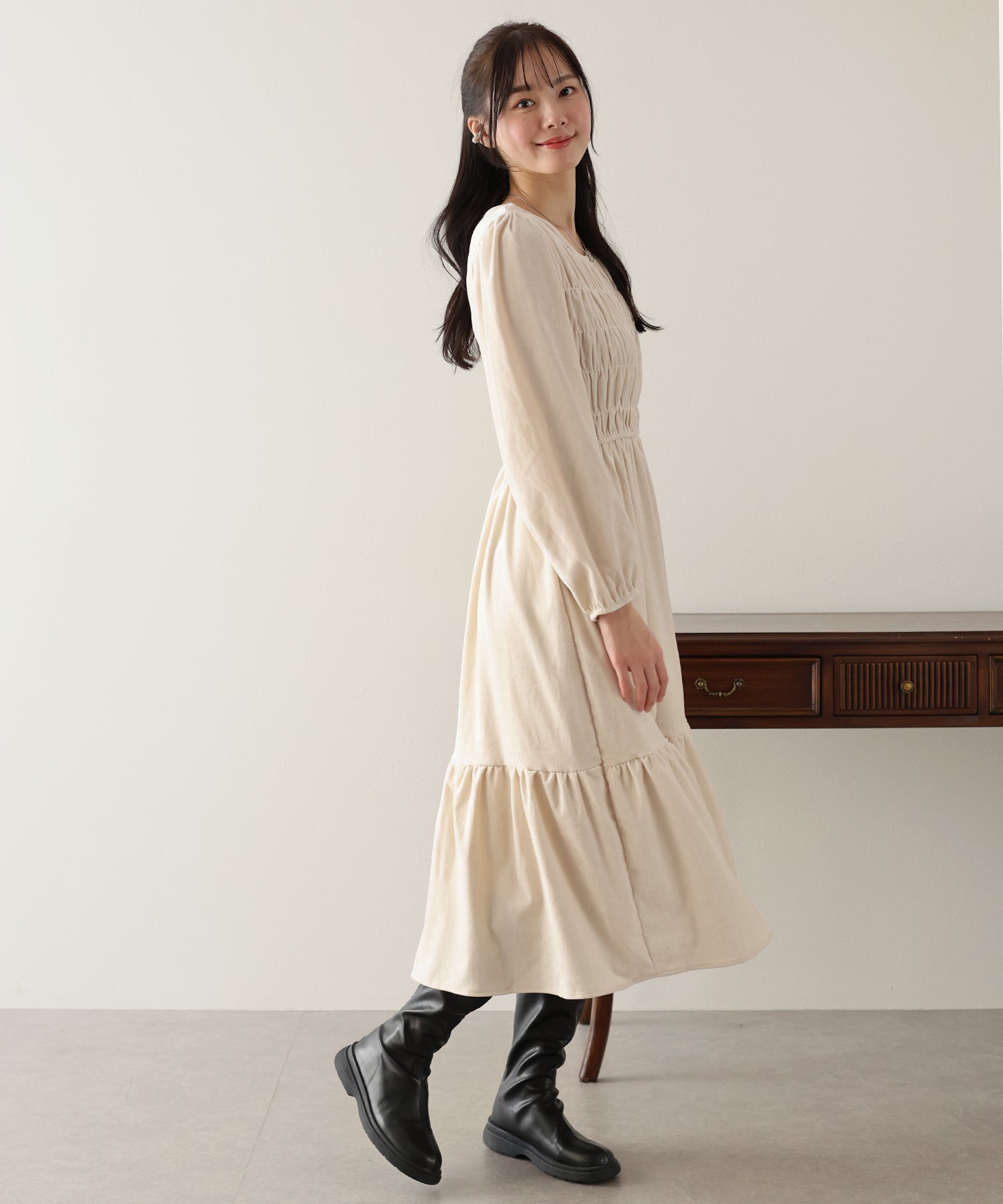 ベロアシャーリングワンピース