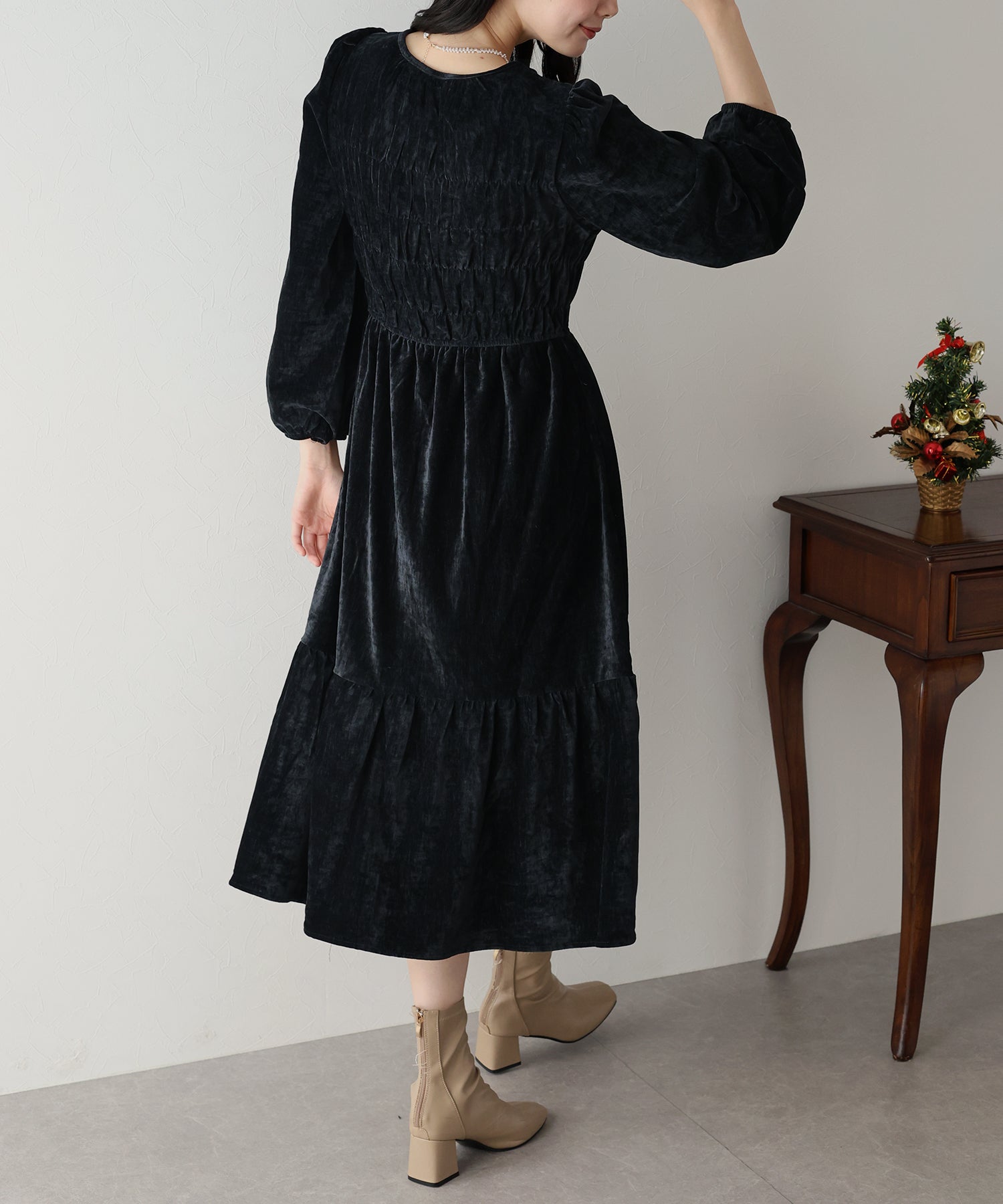 ベロアシャーリングワンピース