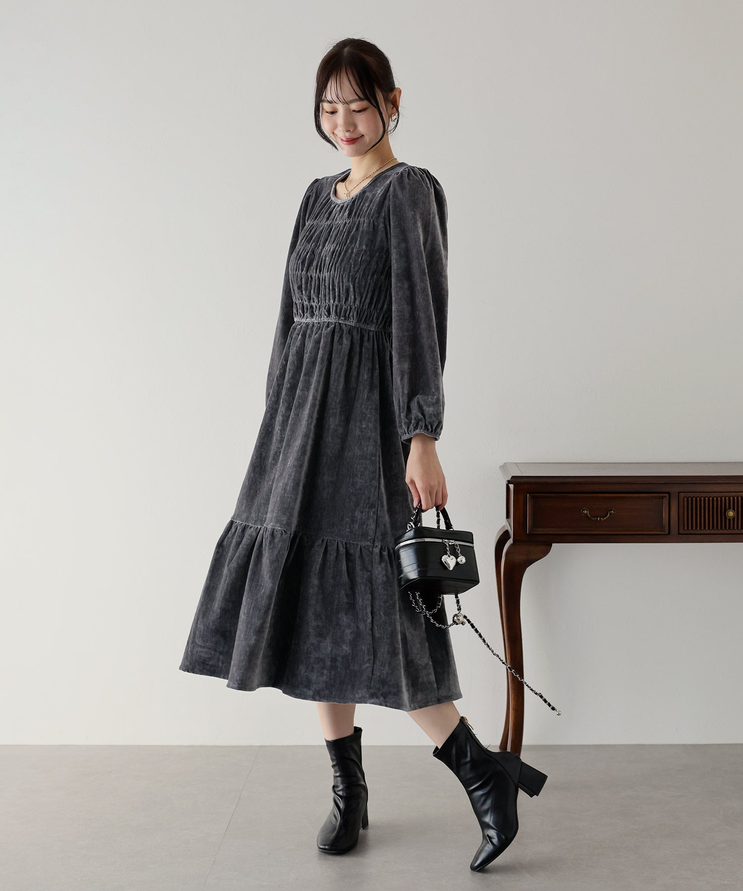 ベロアシャーリングワンピース