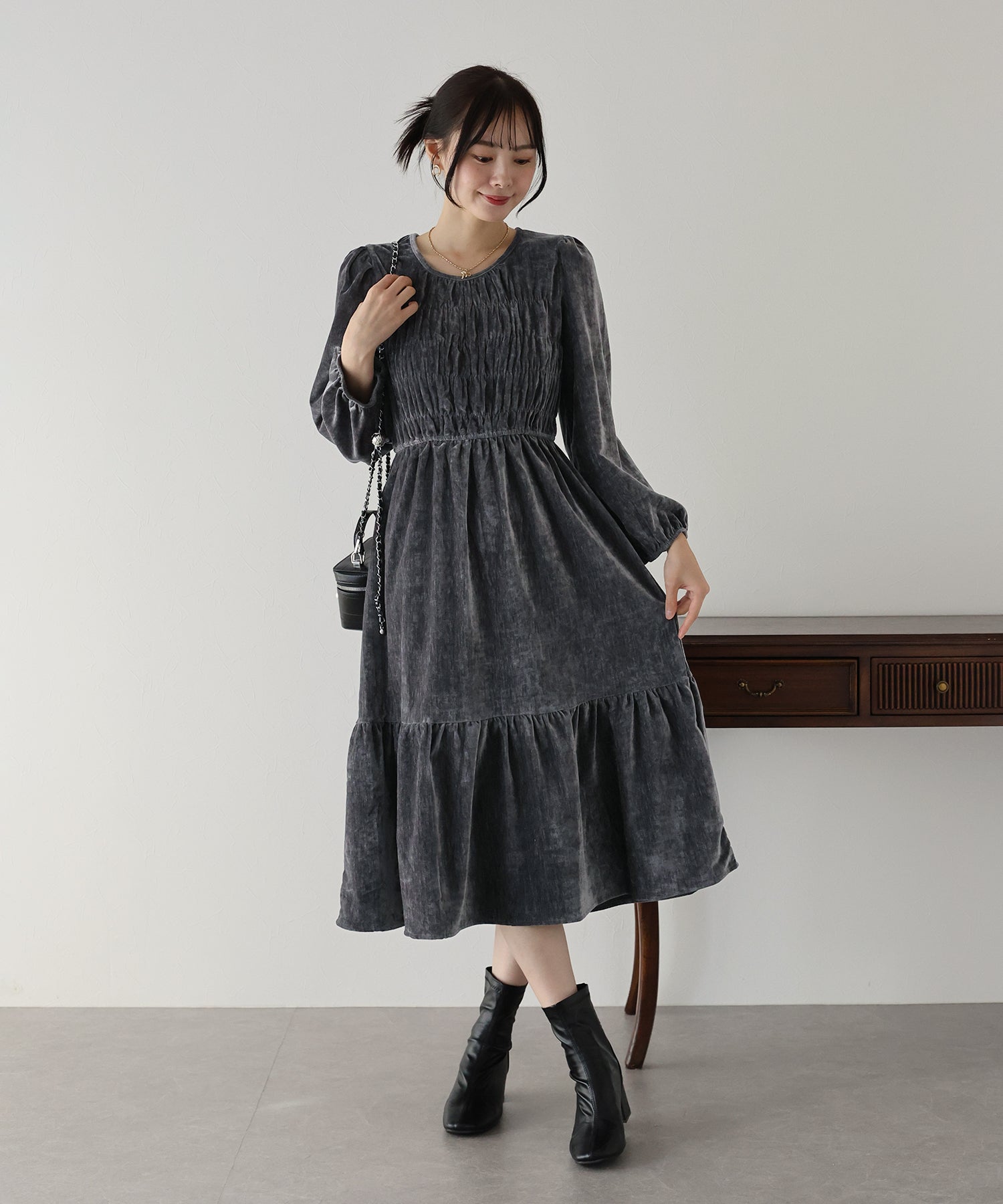ベロアシャーリングワンピース