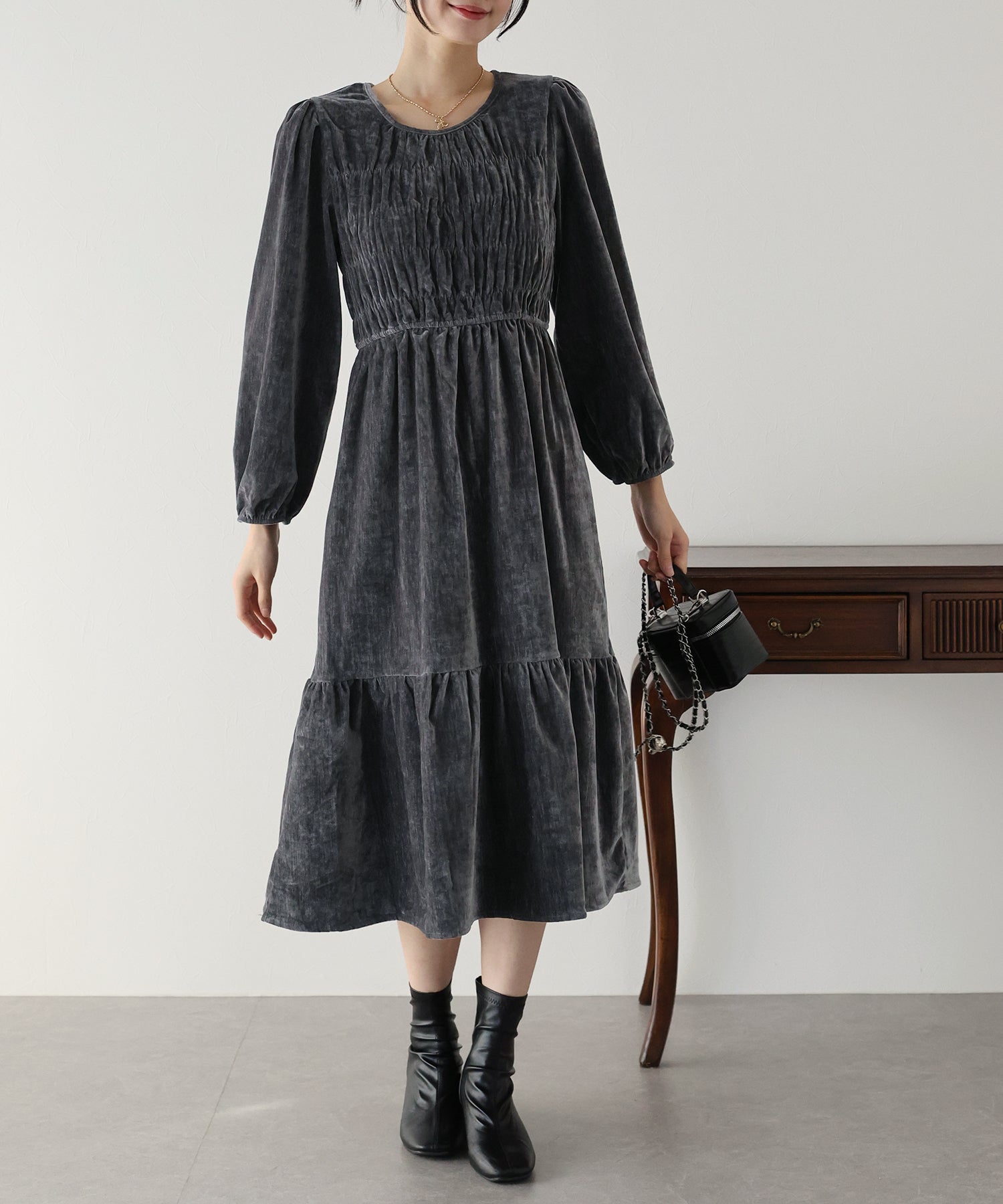 ベロアシャーリングワンピース