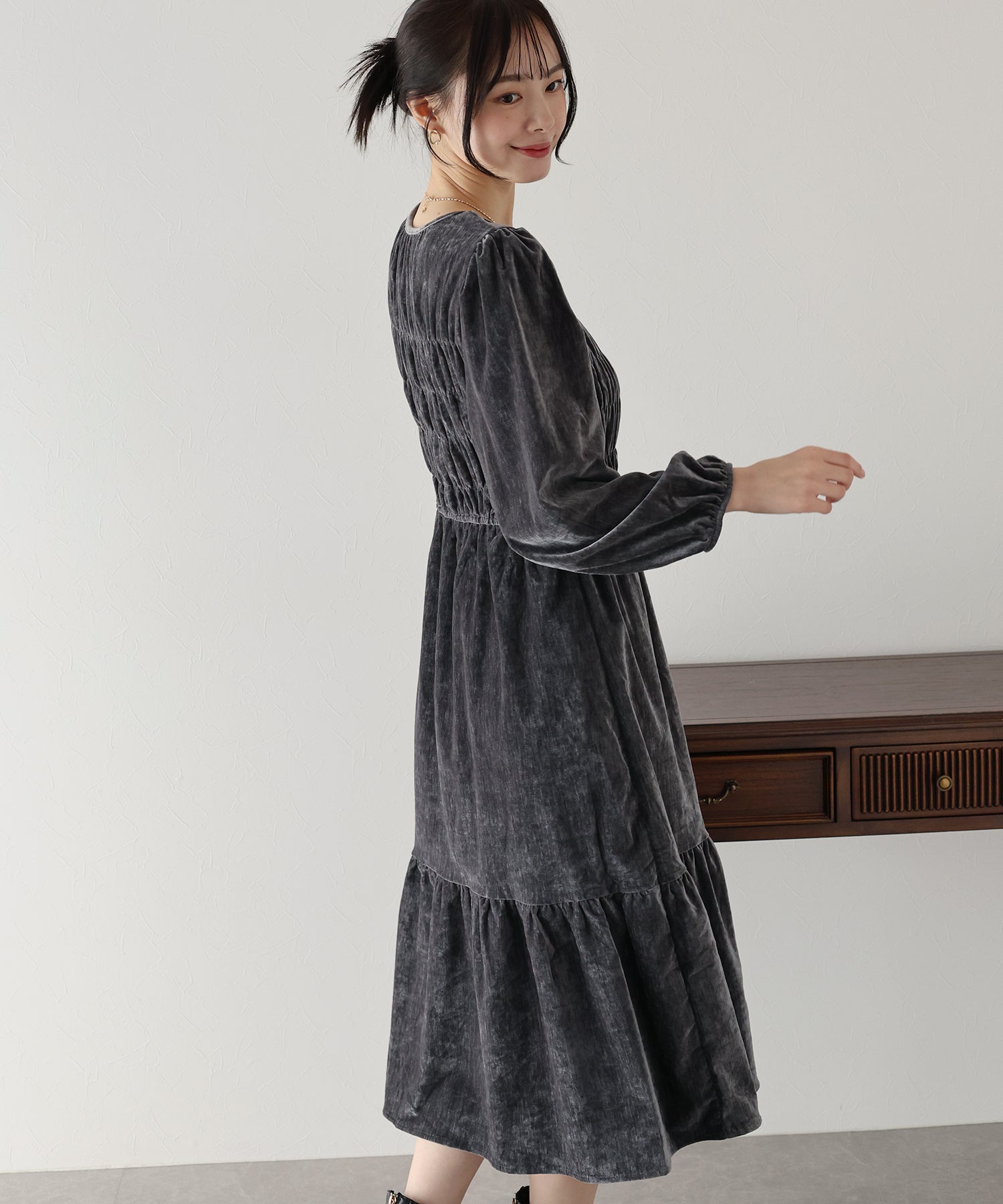 ベロアシャーリングワンピース