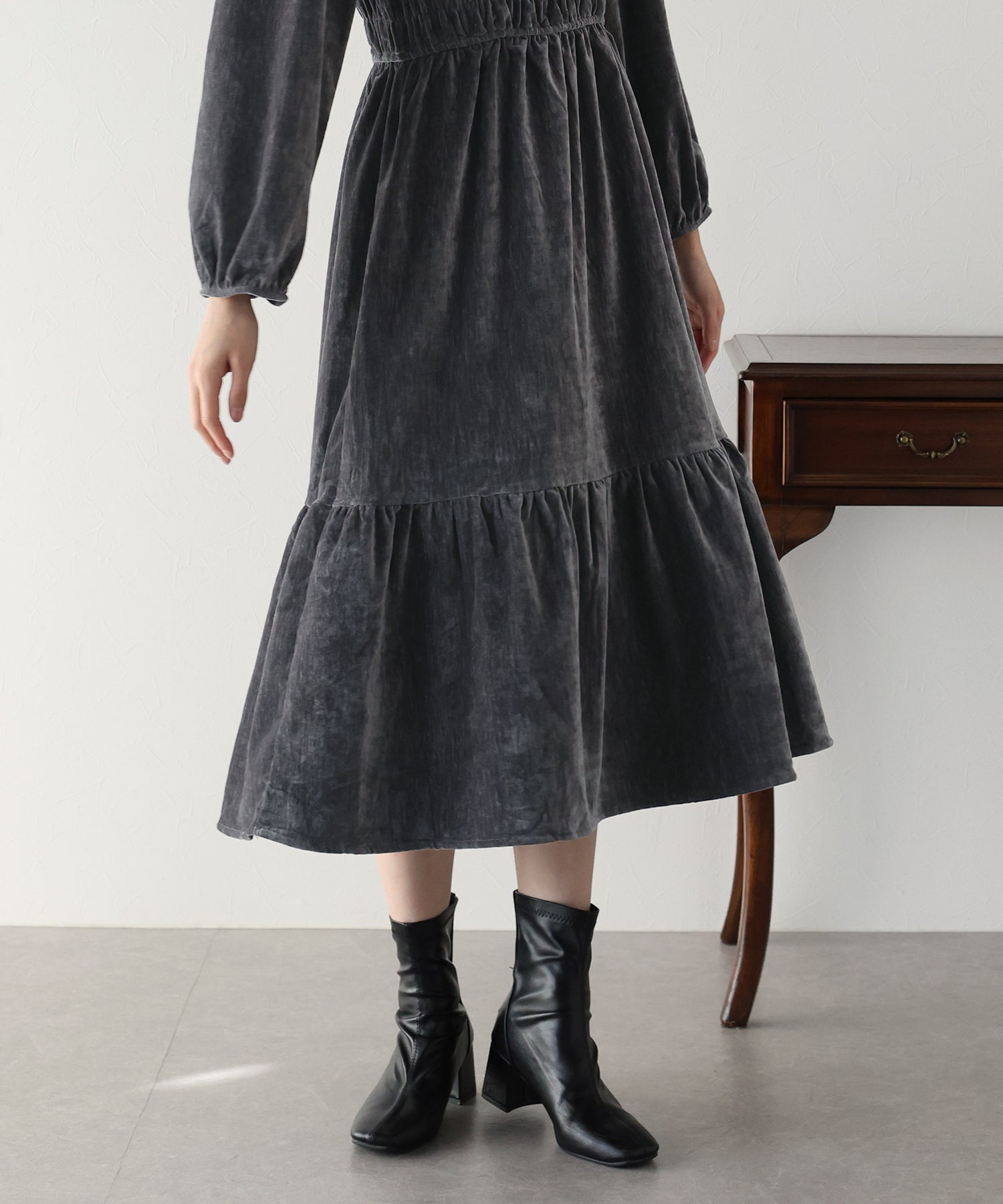 ベロアシャーリングワンピース