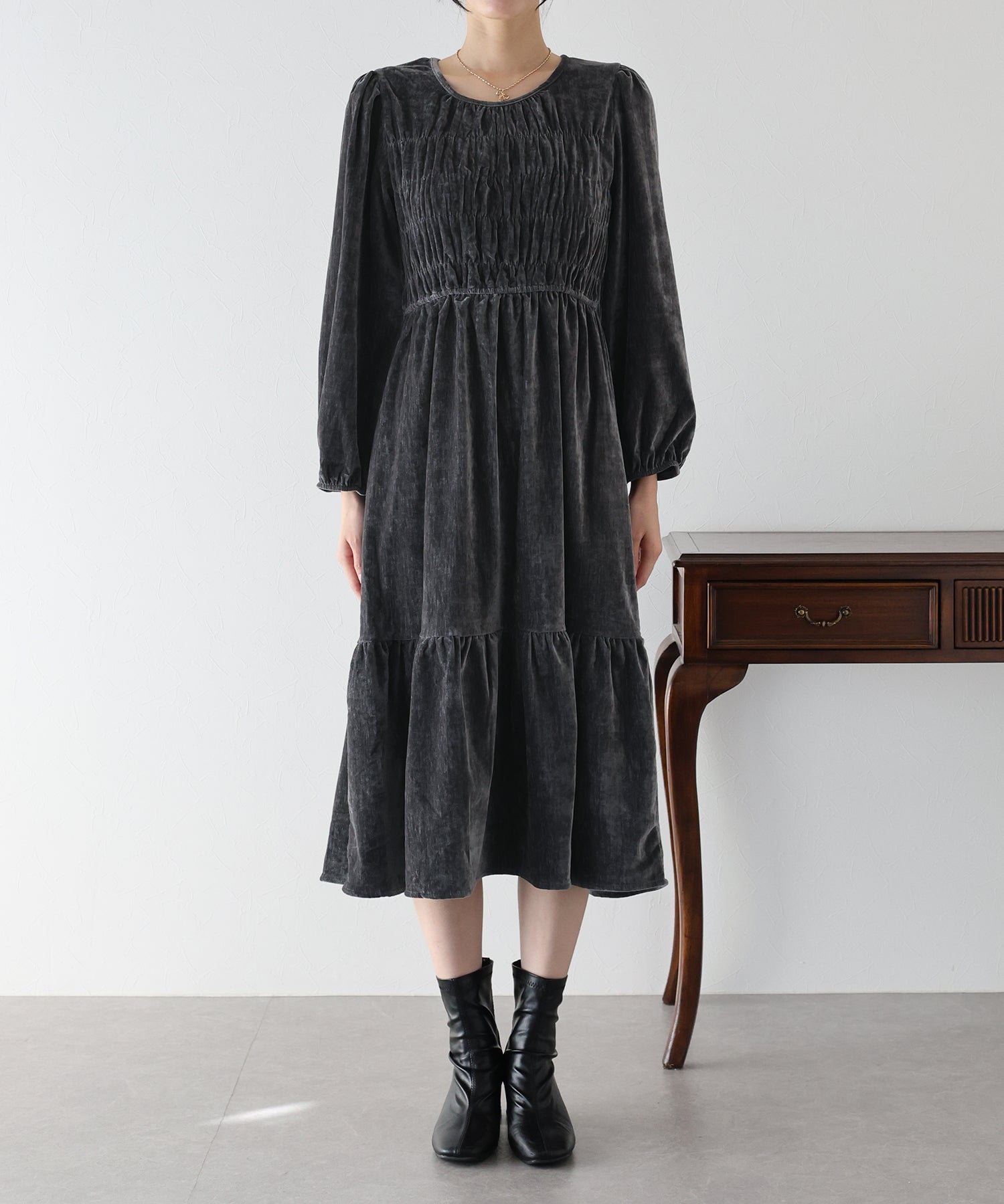 ベロアシャーリングワンピース