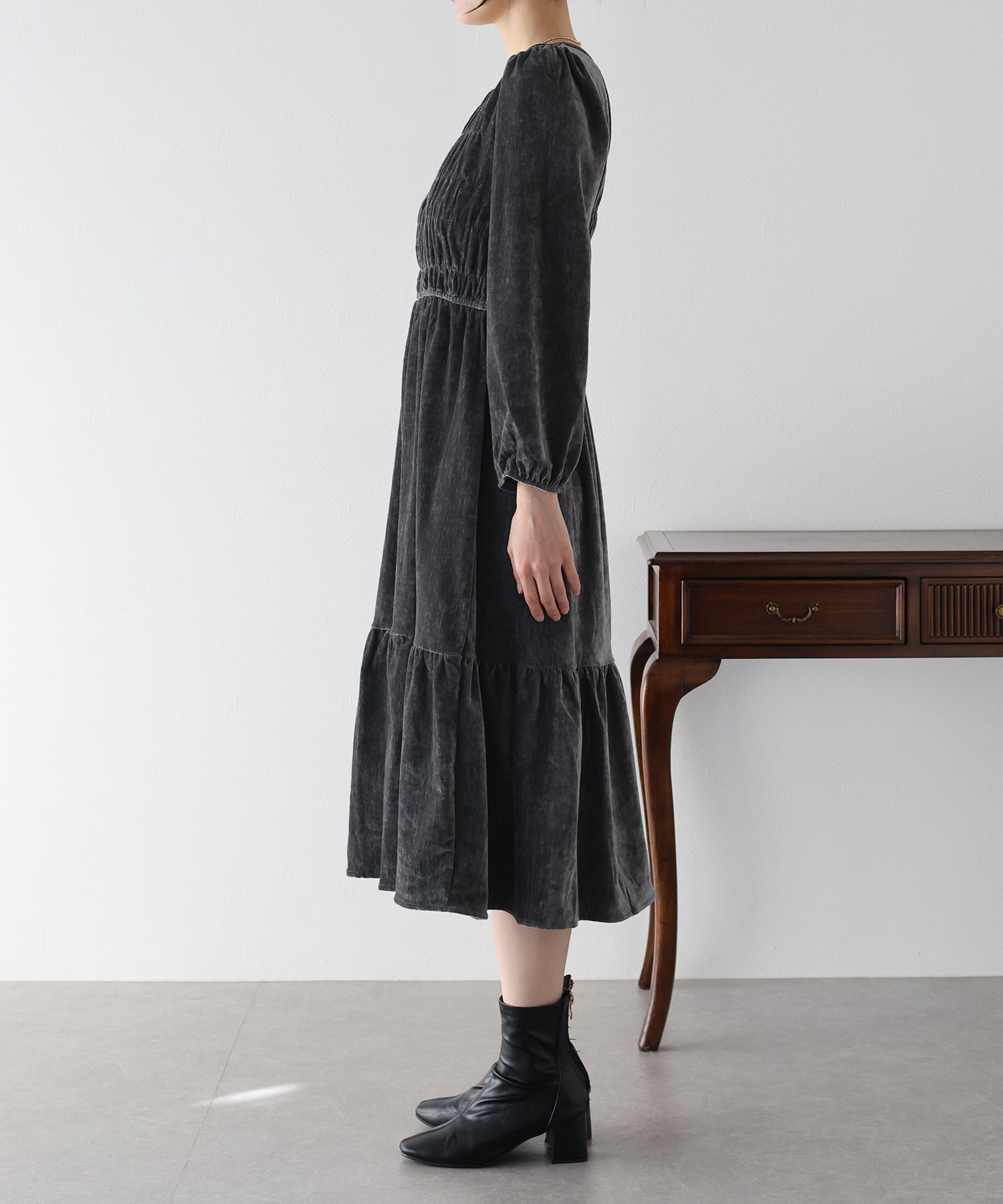 ベロアシャーリングワンピース