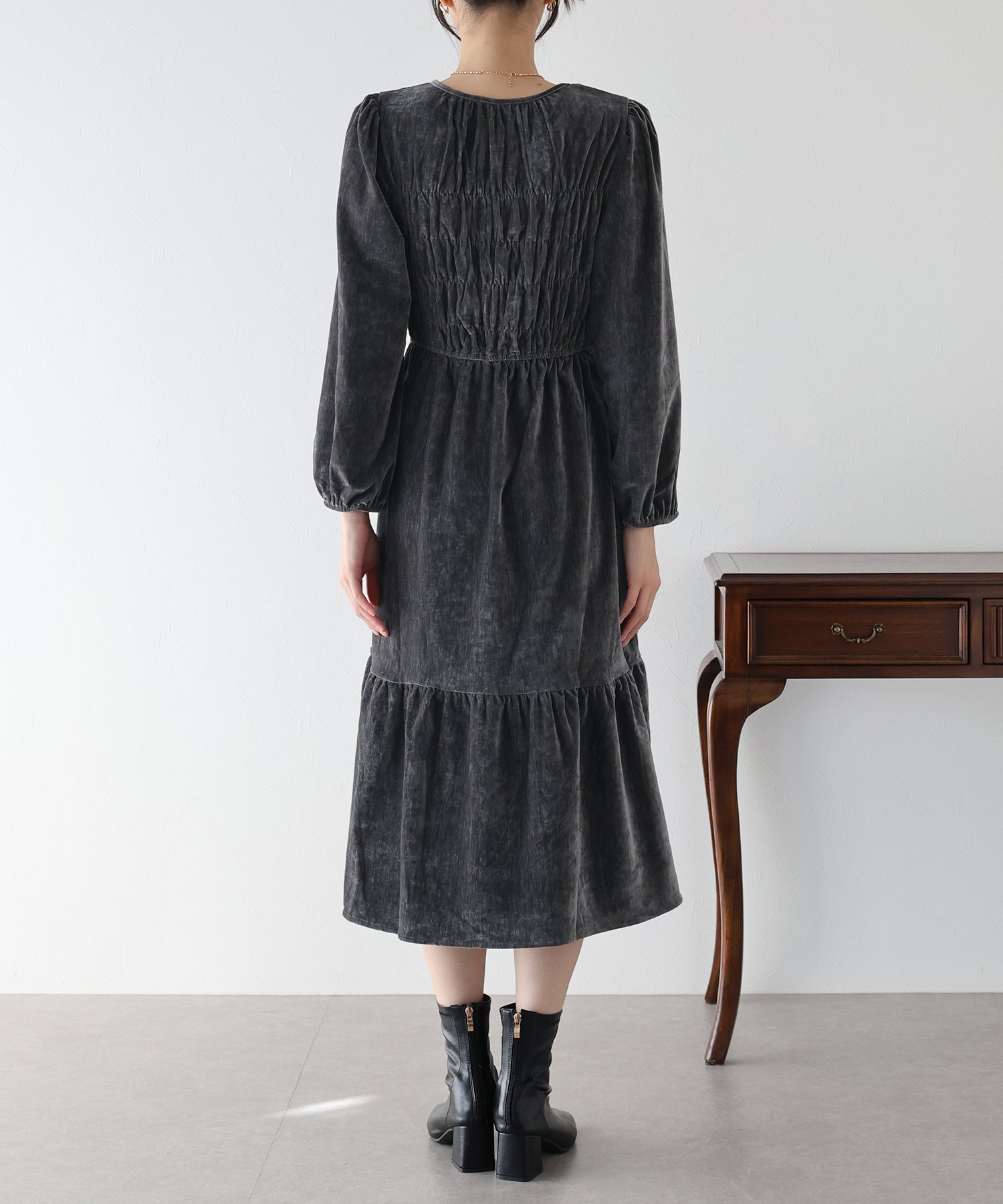 ベロアシャーリングワンピース