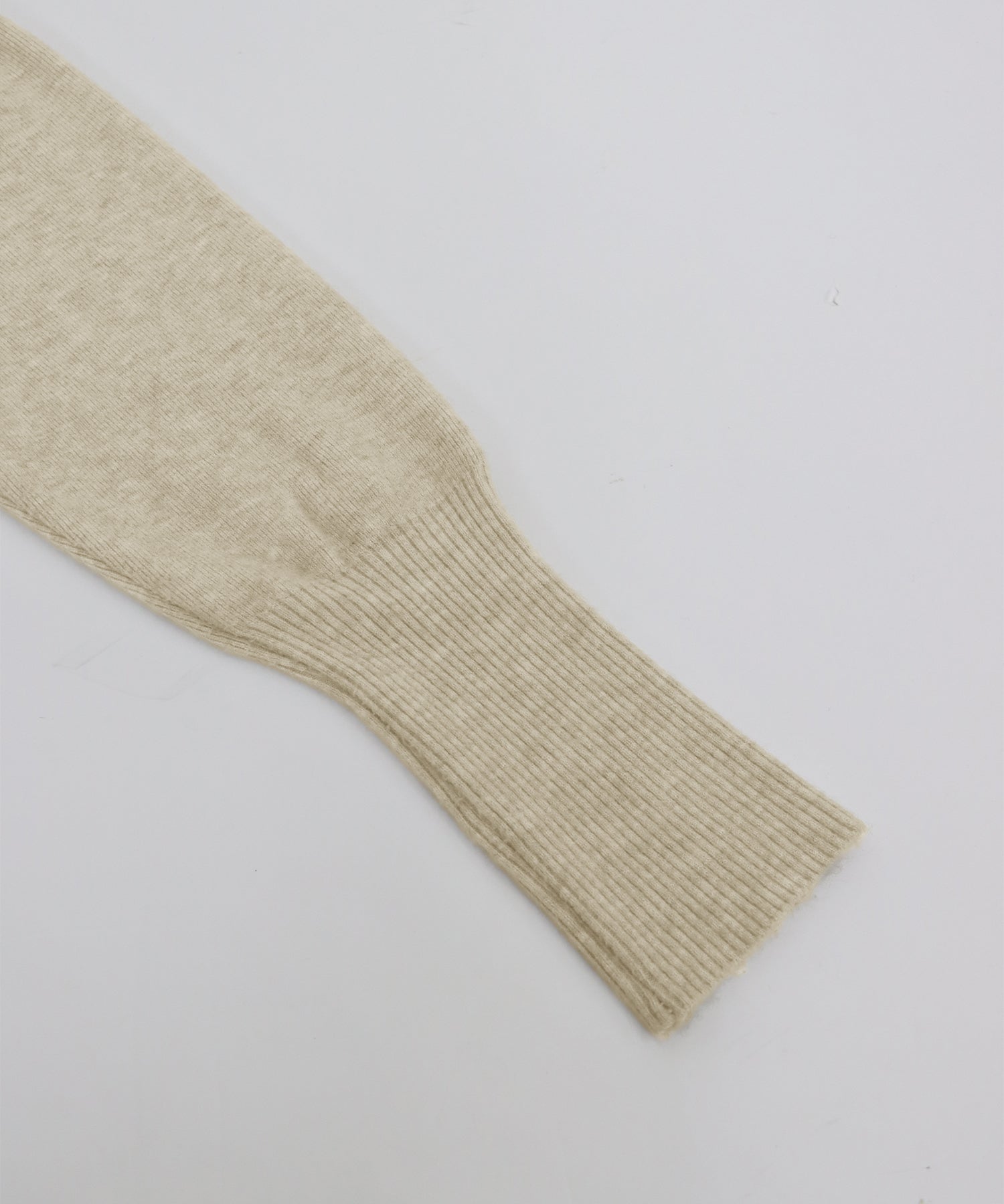 パフスリーブニットワンピース