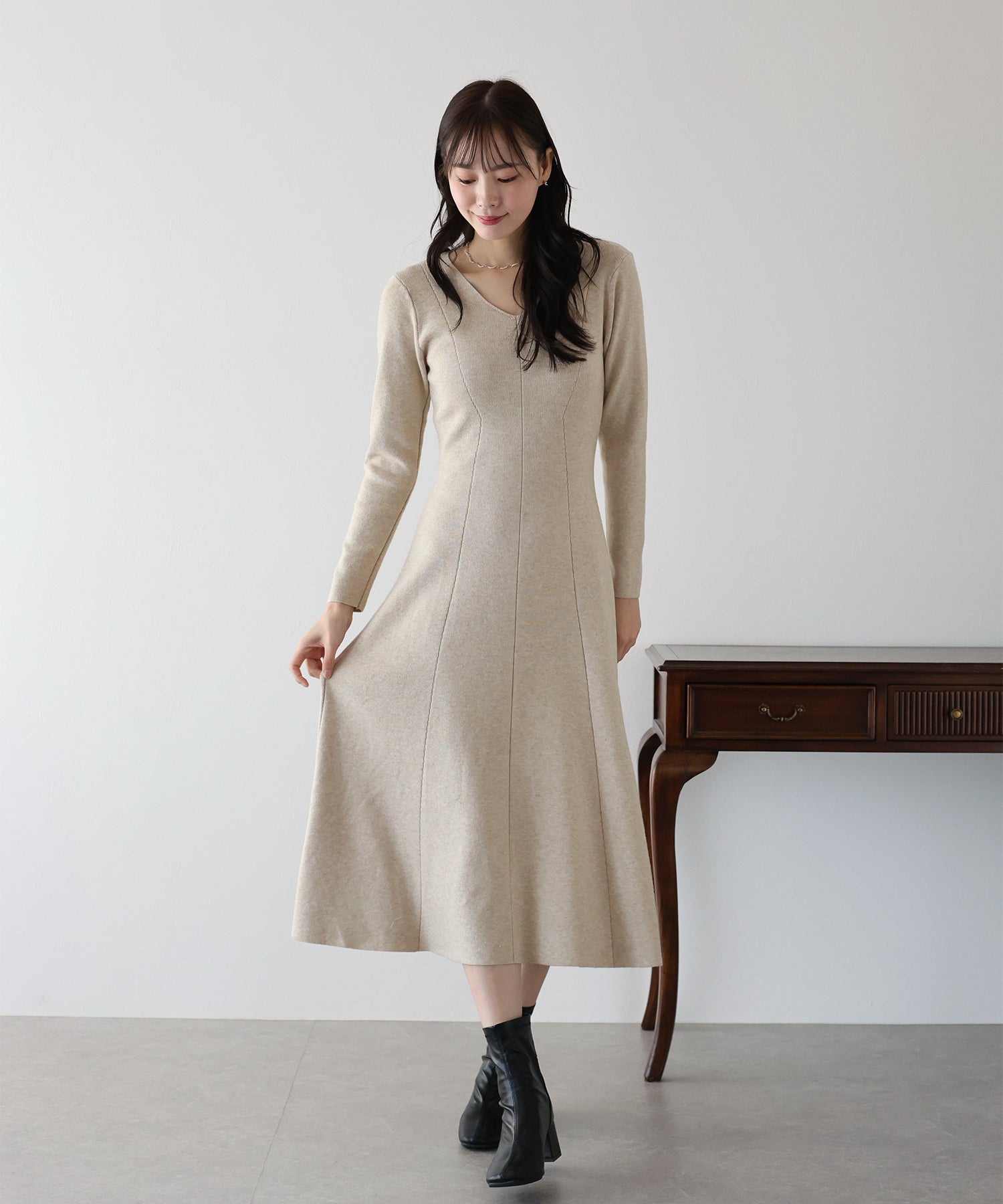 【TIME SALE】Vネックシェイプニットワンピース