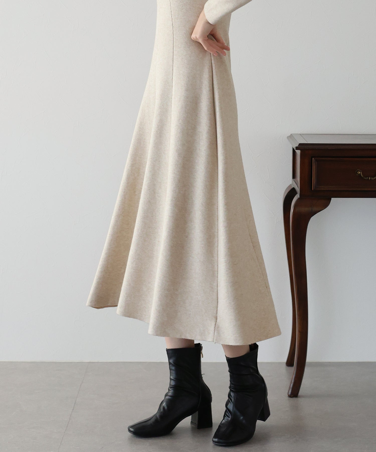 【TIME SALE】Vネックシェイプニットワンピース