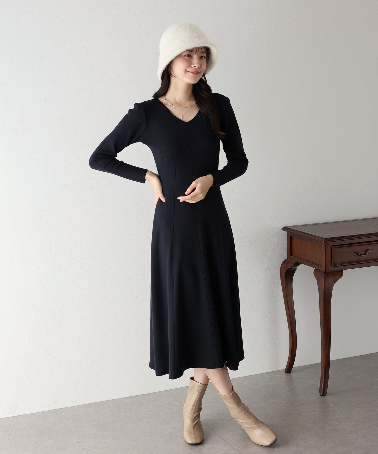 【TIME SALE】Vネックシェイプニットワンピース