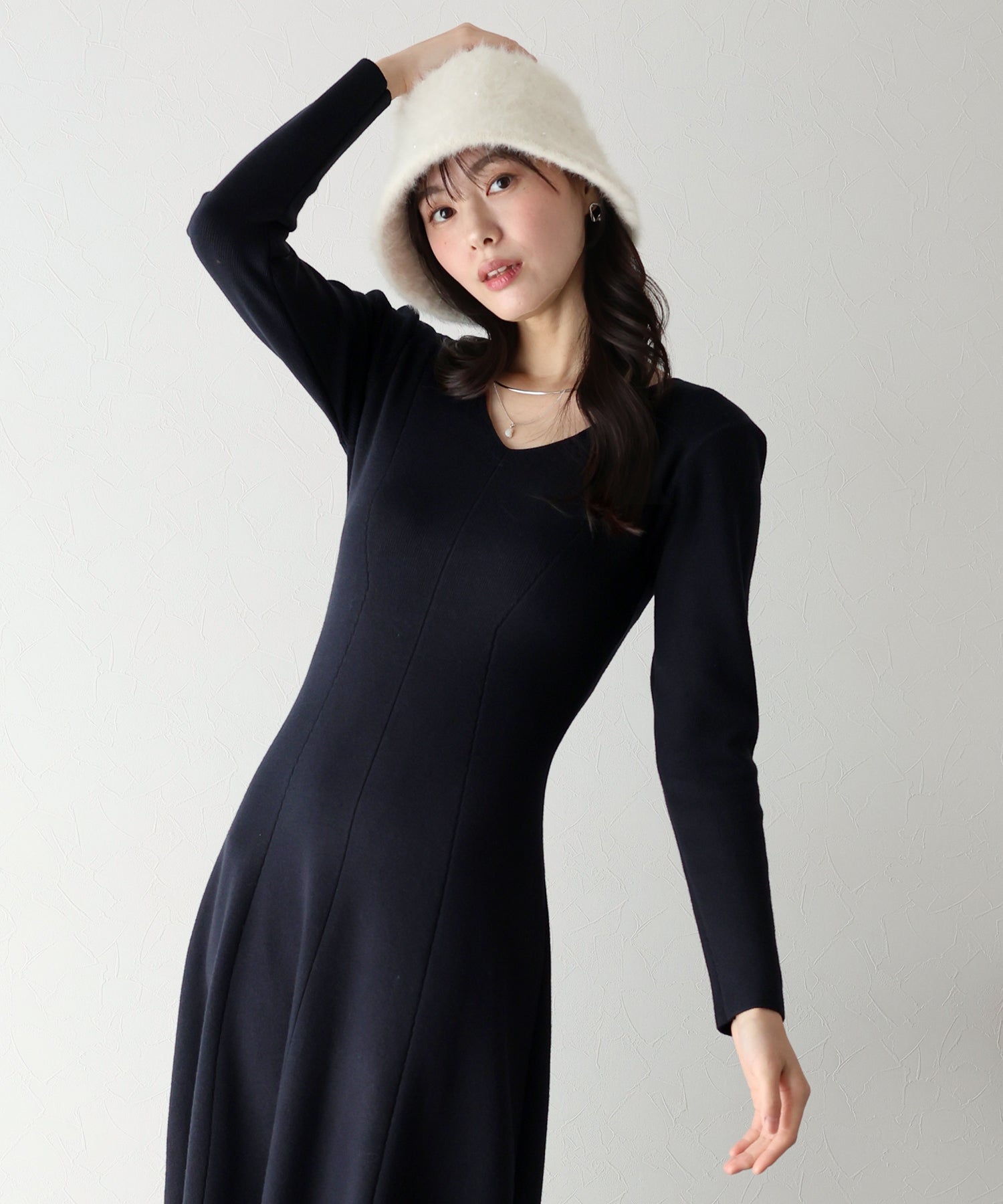 【TIME SALE】Vネックシェイプニットワンピース