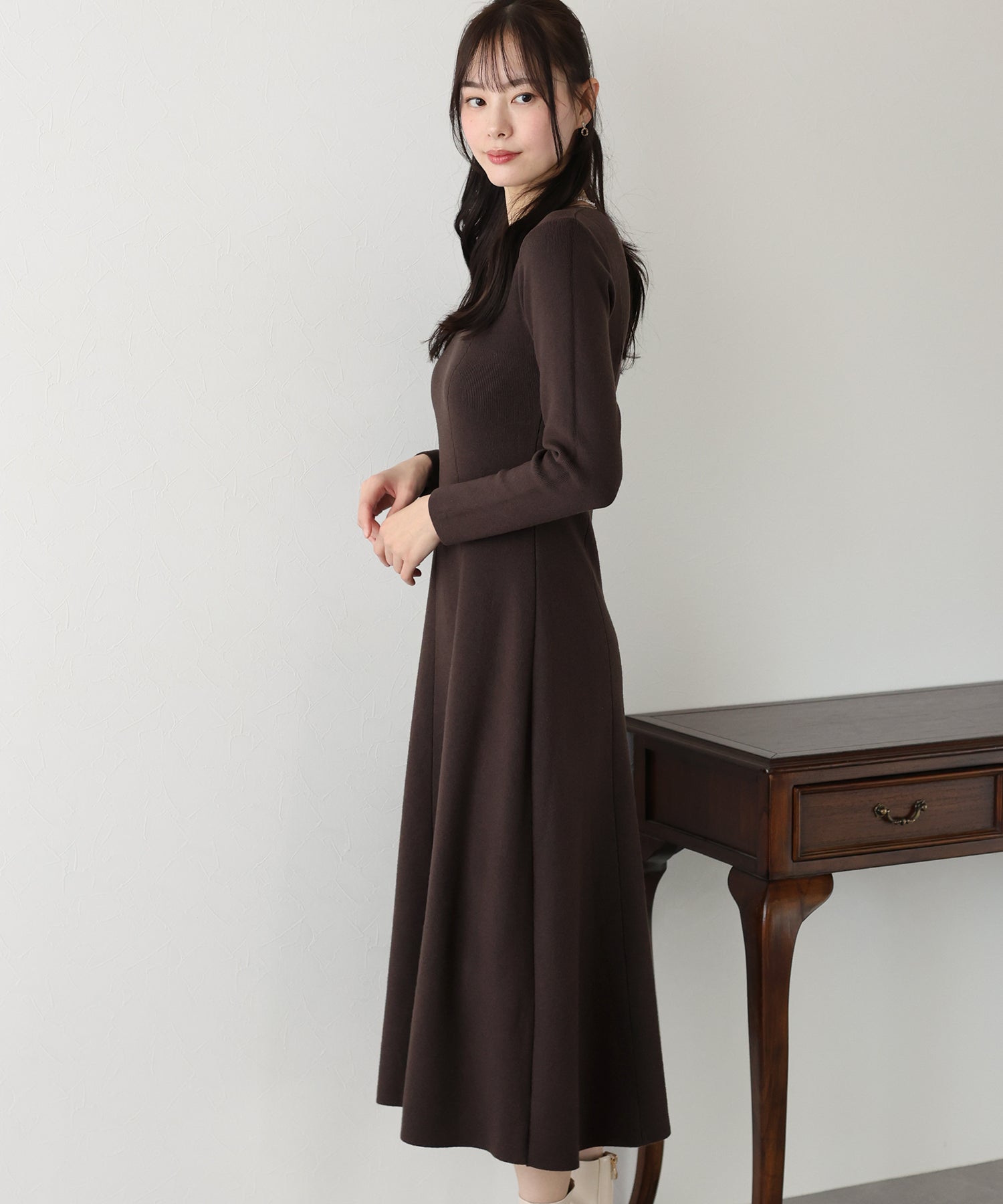 【TIME SALE】Vネックシェイプニットワンピース