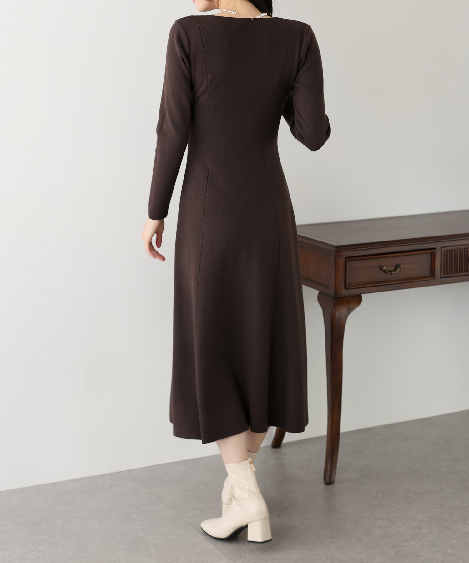 【TIME SALE】Vネックシェイプニットワンピース