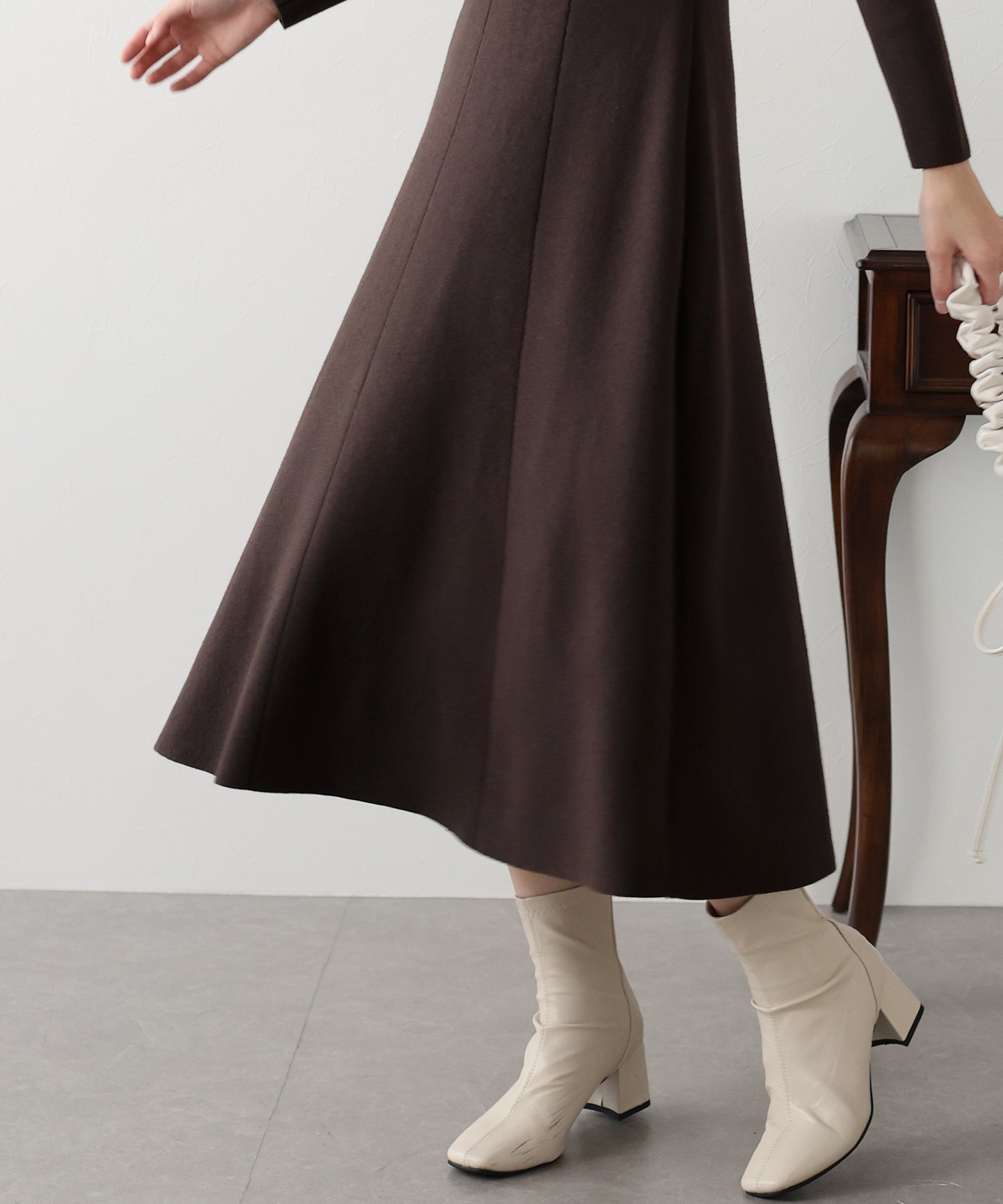 【TIME SALE】Vネックシェイプニットワンピース