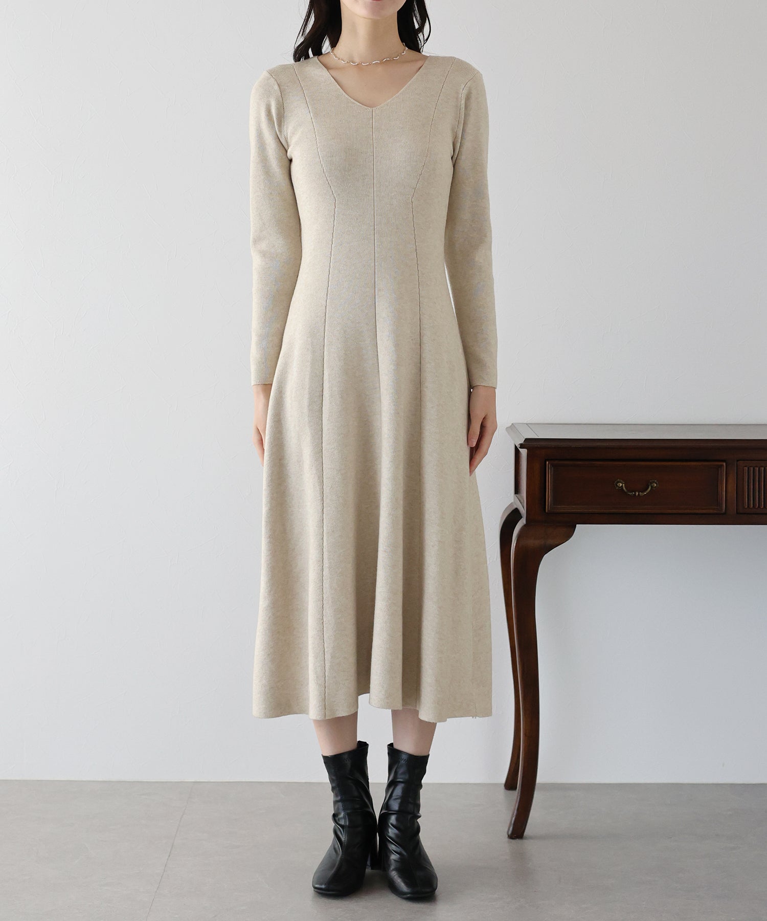 【TIME SALE】Vネックシェイプニットワンピース