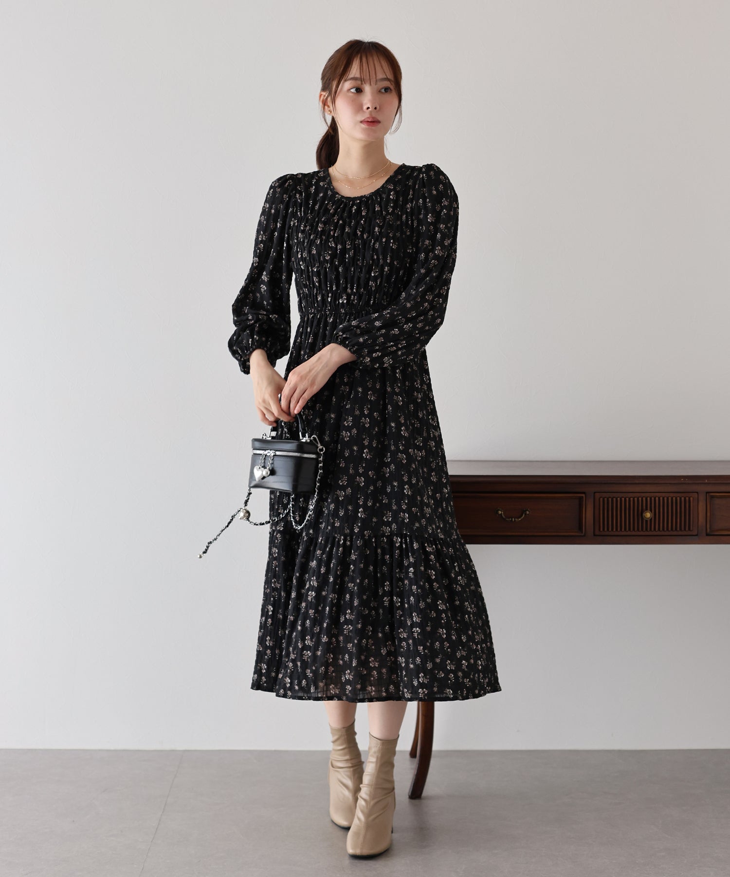 【TIME SALE】花柄シャーリングワンピース