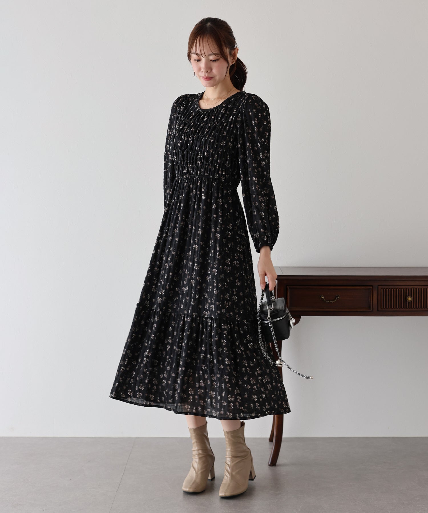 【TIME SALE】花柄シャーリングワンピース