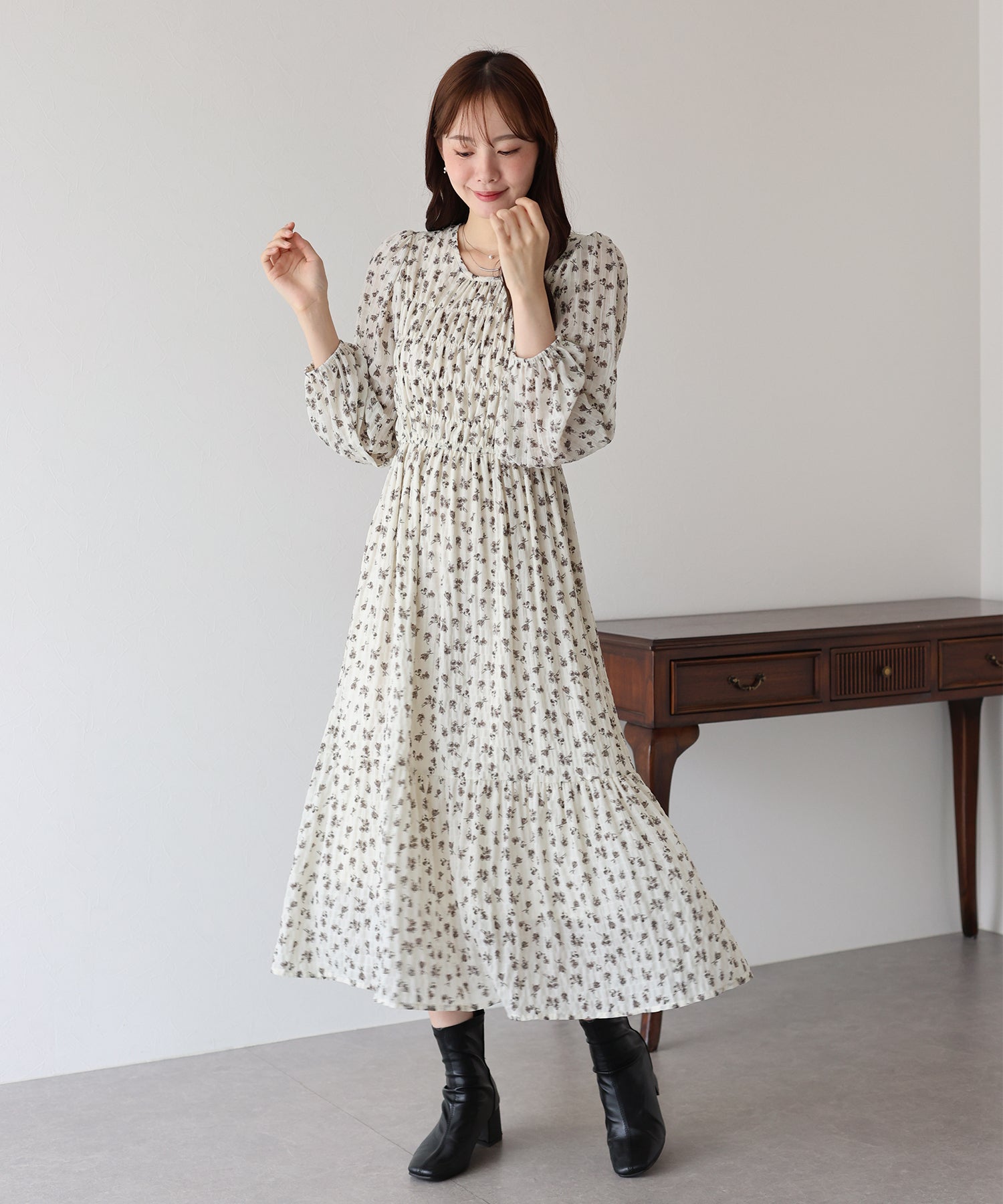 【TIME SALE】花柄シャーリングワンピース