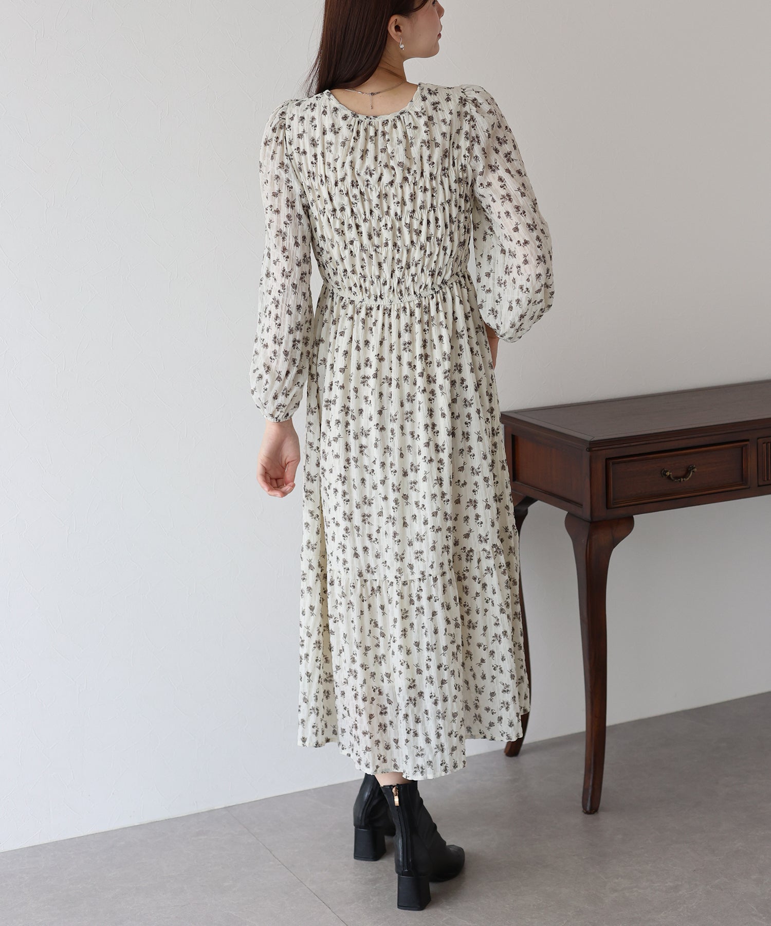 【TIME SALE】花柄シャーリングワンピース