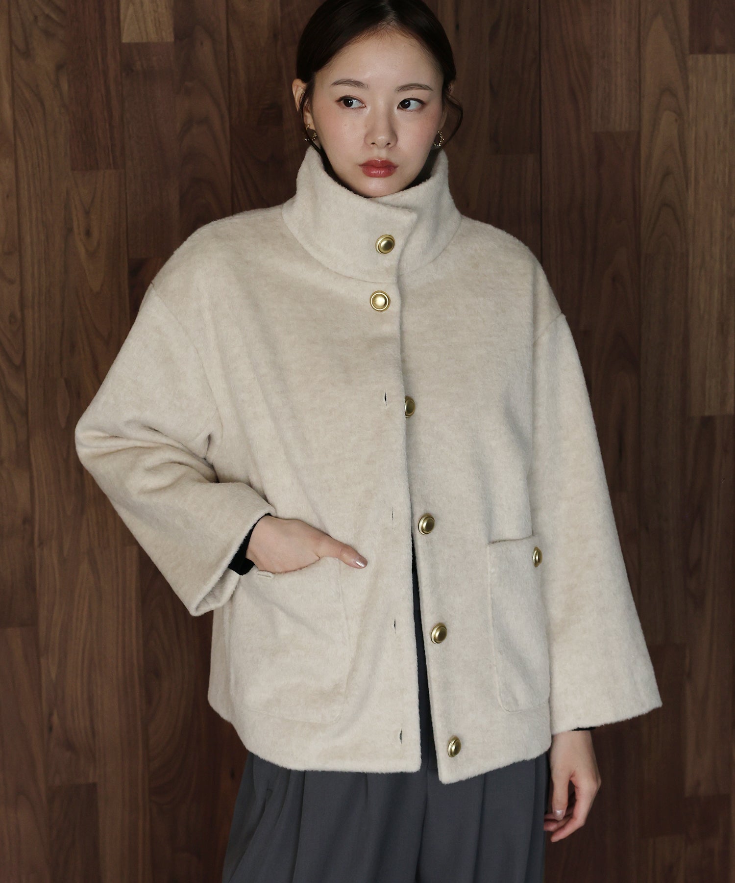 ゴールドボタンスタンドウールシャギーコート